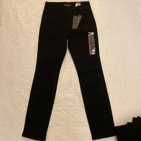 ⭐️⭐️FREE⭐️⭐️ Bundle!!! 3 pairs of black jeans - Picture 7 of 8